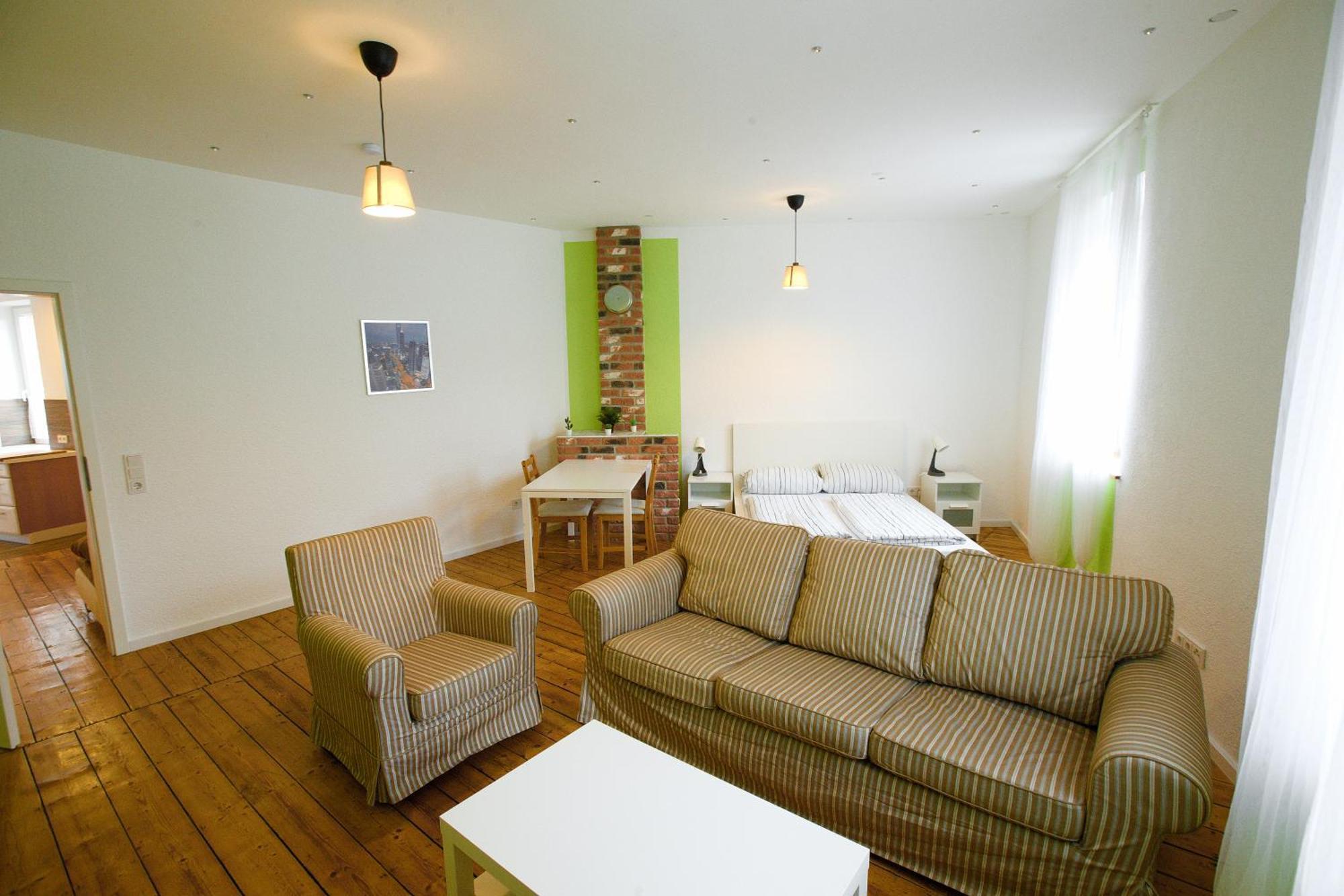 Das Haus Am Bach - Schoene Grosse Moderne Wohnung Mit Terrasse Osthofen Eksteriør billede