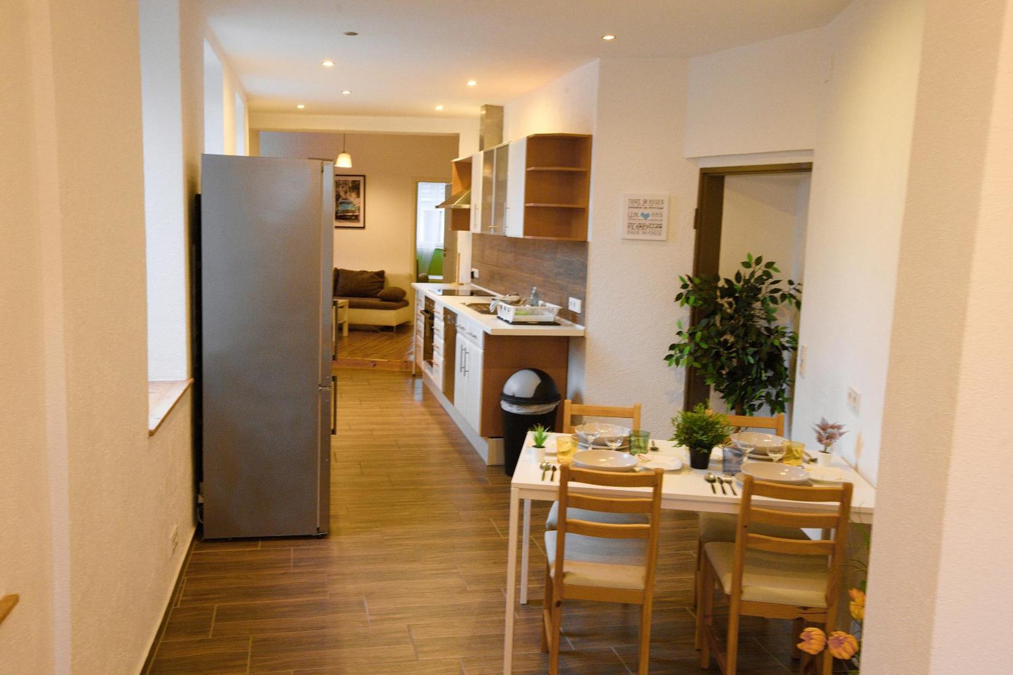 Das Haus Am Bach - Schoene Grosse Moderne Wohnung Mit Terrasse Osthofen Eksteriør billede
